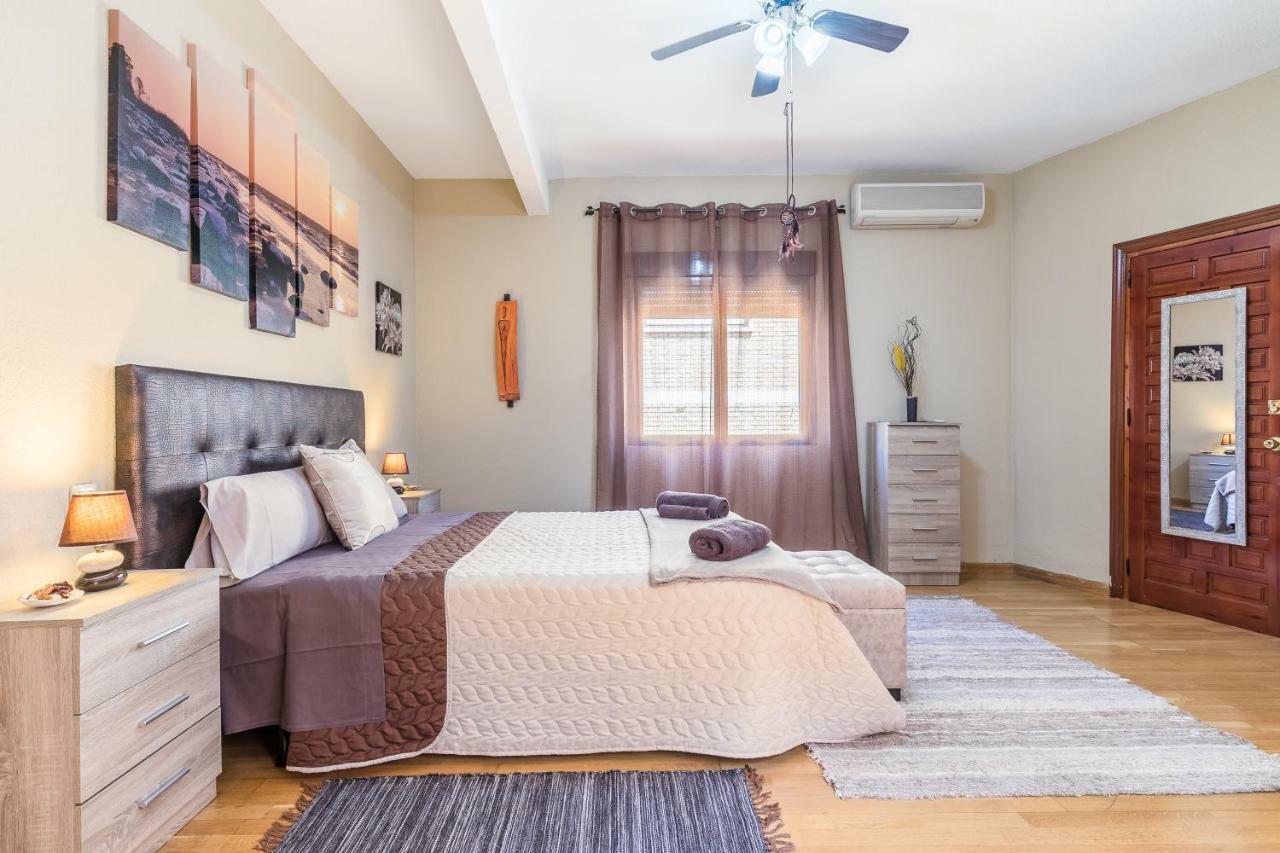 Apartamentos Turisticos Turis托萊多 外观 照片